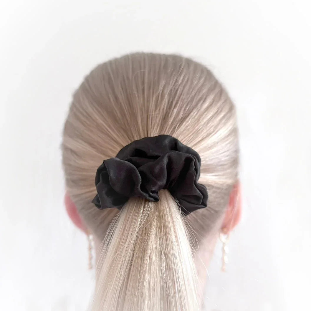 Silkkinen hiusdonitsi scrunchie 3 kpl setti - musta iso - Wellen