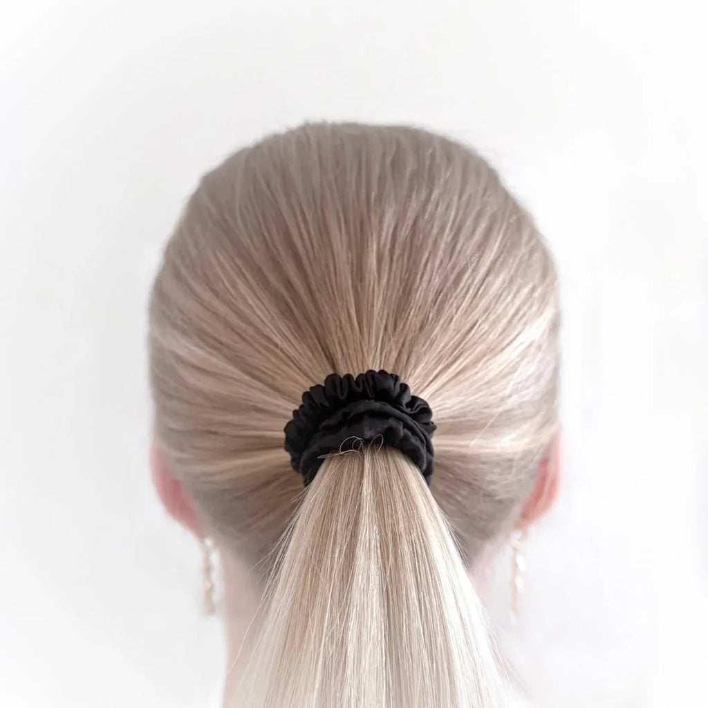 Silkkinen hiusdonitsi scrunchie 3 kpl setti - musta pieni- Wellen