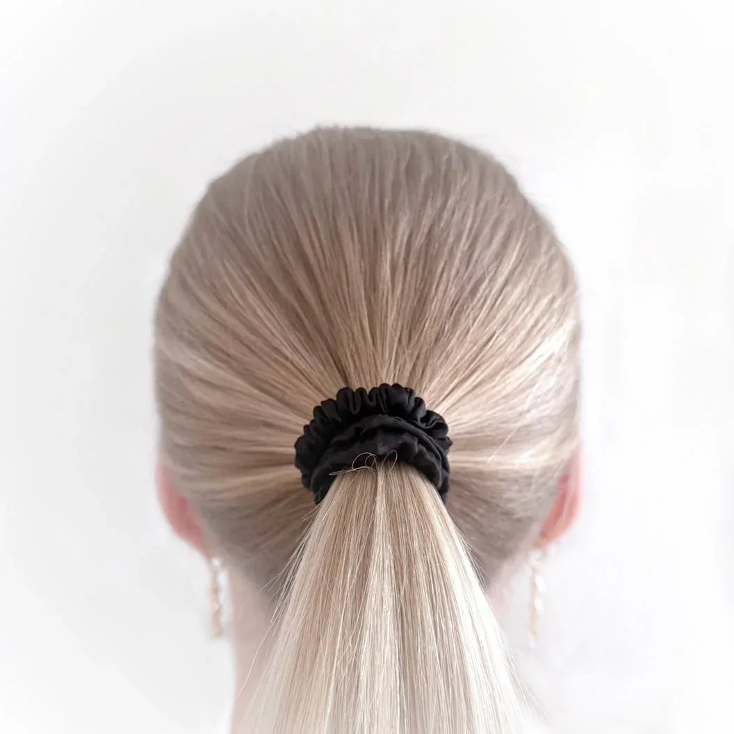 Silkkinen hiusdonitsi scrunchie 3 kpl setti - musta pieni- Wellen