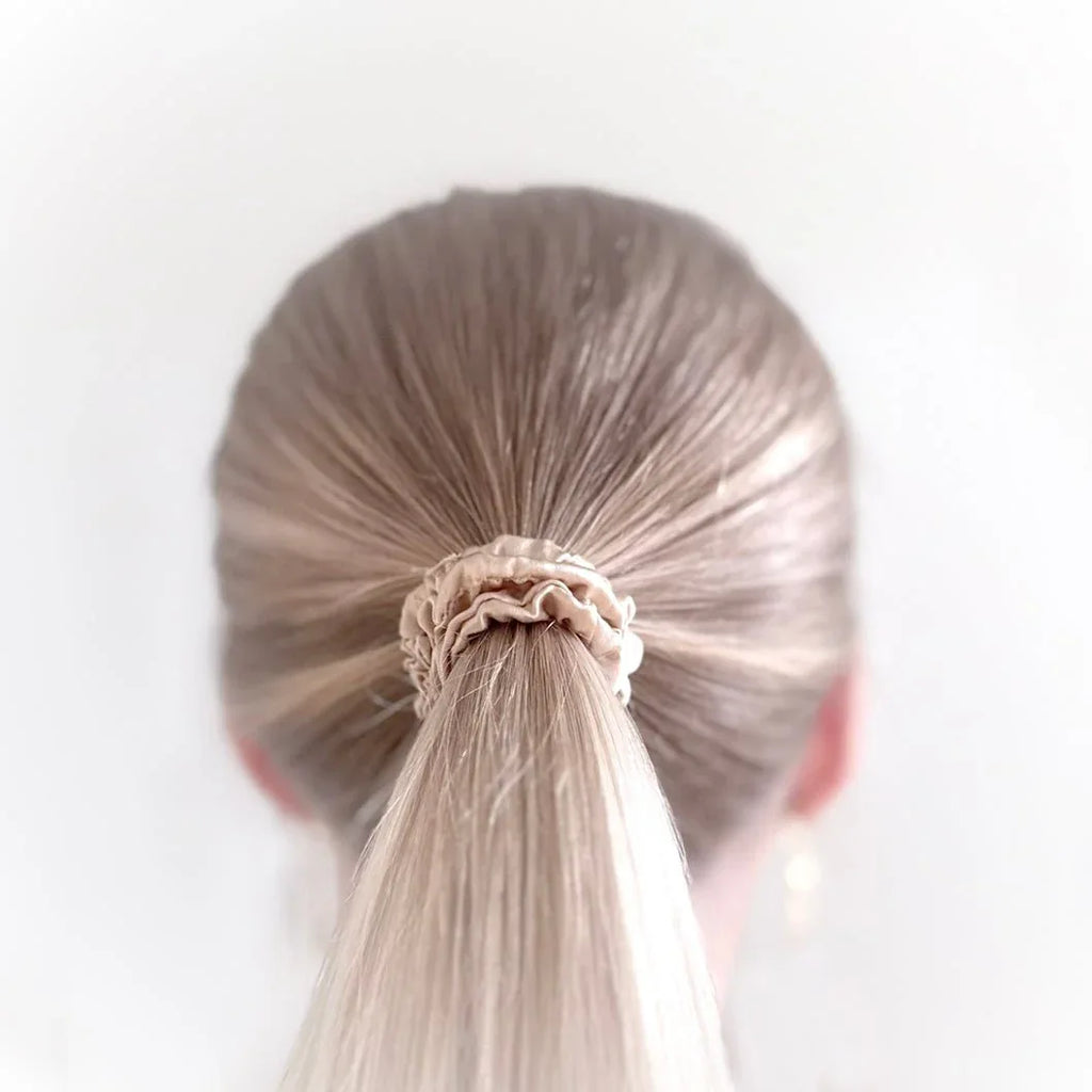 Silkkinen hiusdonitsi scrunchie, 3 kpl setti - pieni beige - Wellen