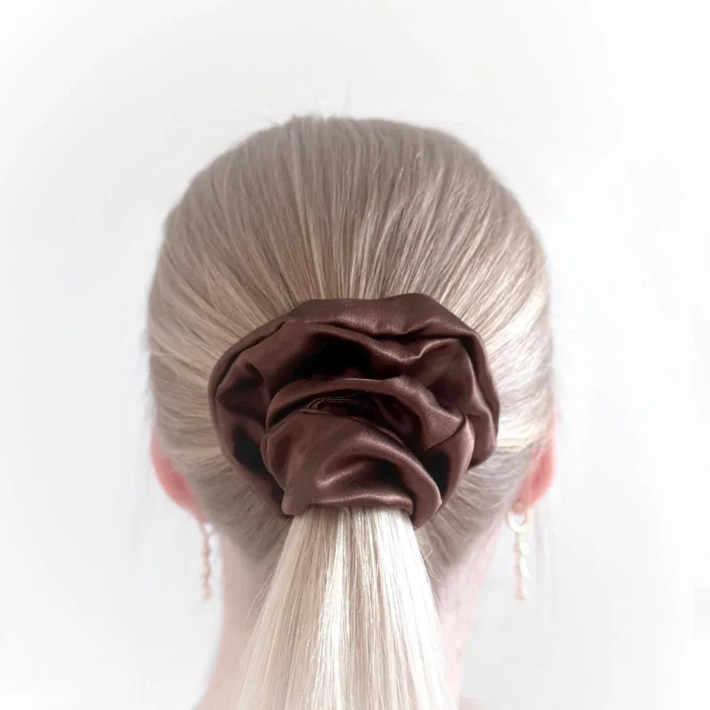Silkkinen hiusdonitsi scrunchie 3 kpl setti - ruskea iso - Wellen