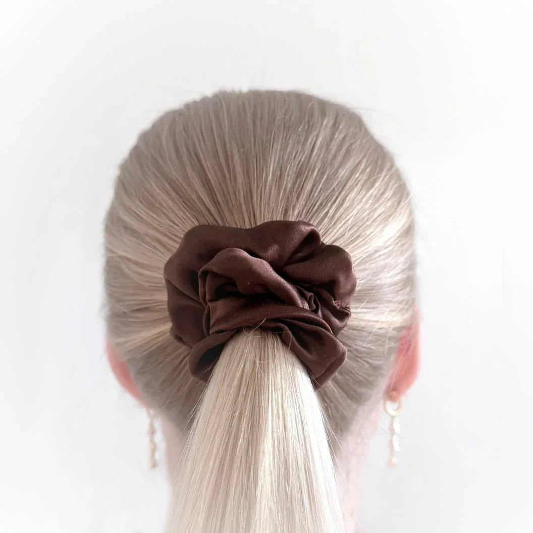 Silkkinen hiusdonitsi scrunchie 3 kpl setti - ruskea medium - Wellen